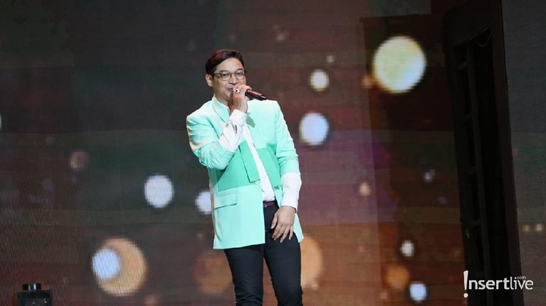 5 Kemeriahan Opening Korean Wave in Love di TSM Cibubur Konser Korean Wave in Love yang ditayangkan Trans TV dari Trans Studio Mall Cibubur telah berlangsung. Seperti apa potret keseruan acara itu?