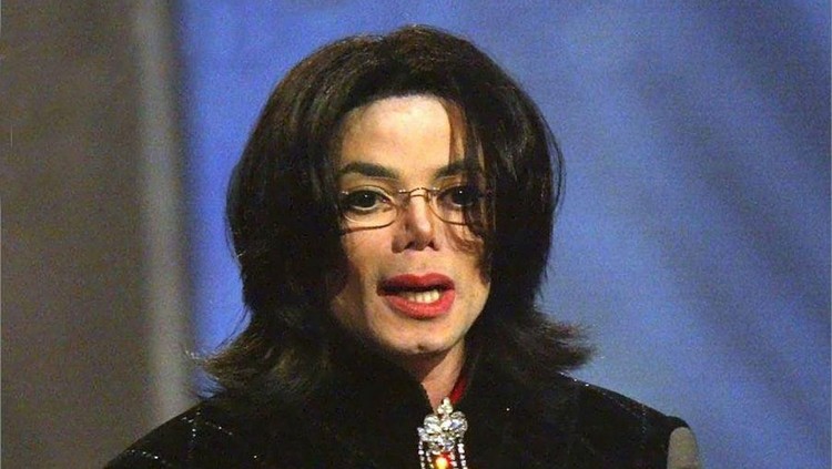 Hasil autopsi Michael Jackson begitu mengejutkan banyak orang. Tak hanya itu, kisah cintanya Lisa Marie Presley juga menjadi sorotan.