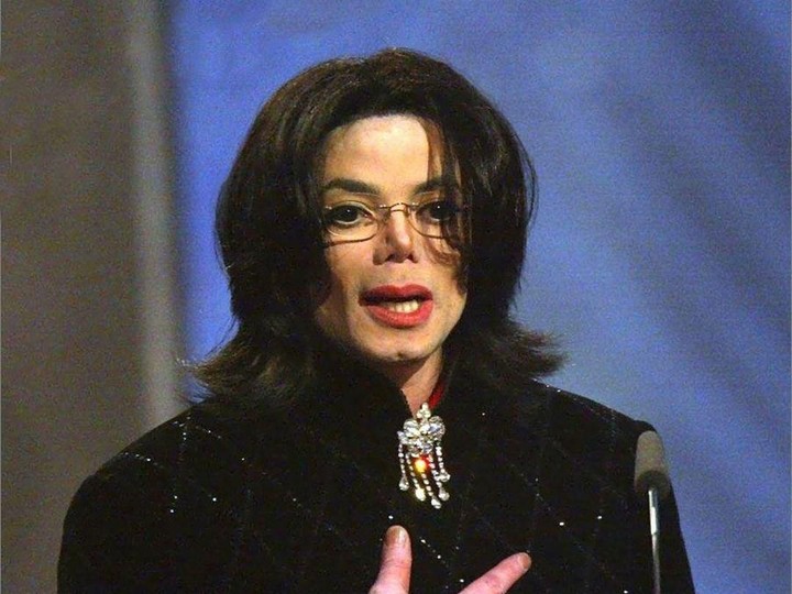 Mengejutkan, Jasad Michael Jackson Penuh Suntikan & Isi Perut Cuma Pil
