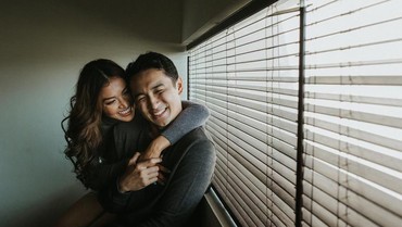 img-title Gerald Yohanes 'Anak Langit' Nikahi Mezty Mez Eks '7 Icons' di Bali