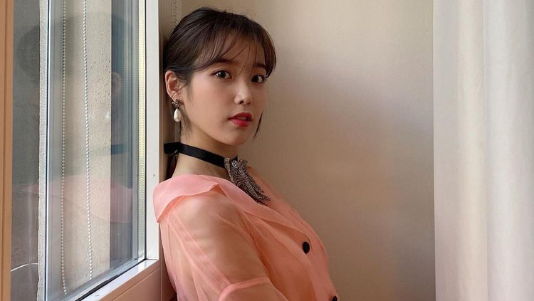 IU di Milan Fashion Week IU di Milan Fashion Week