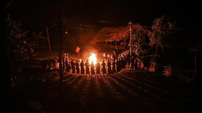 NYALANG: Pada Suatu Ilusi Palsu