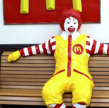 Aksi Bela Palestina, Satu Truk Kotoran Hewan Mendarat di McDonald's Prancis