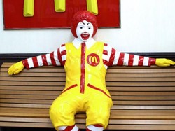 Aksi Bela Palestina, Satu Truk Kotoran Hewan Mendarat di McDonald's Prancis