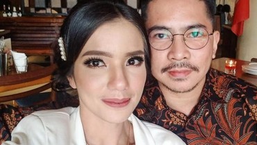 img-title Belum 1 Bulan Jadi Pengantin Baru, Sheila Marcia Sudah Hamil?