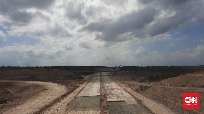 PT Adhi Karya (Persero) Tbk atau ADHI sebagai BUMN konstruksi akan merampungkan dua seksi Jalan Tol Sigli - Banda Aceh pada Desember tahun ini.