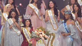 FOTO: Carla Yules Raih Mahkota Miss Indonesia 2020