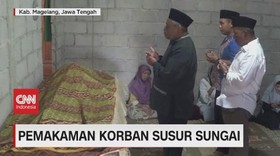 VIDEO: Isak Tangis Iringi Pemakaman Korban Susur Sungai