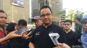 Teknolog Sindir Keras Anies via Foto Banjir 'Jernih' & Langit 'Biru' Jakarta