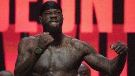 Wilder Dilarang Bertanding hingga Man City Kalahkan Madrid