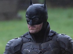 Warner Bros Tunda The Batman Gegara Corona