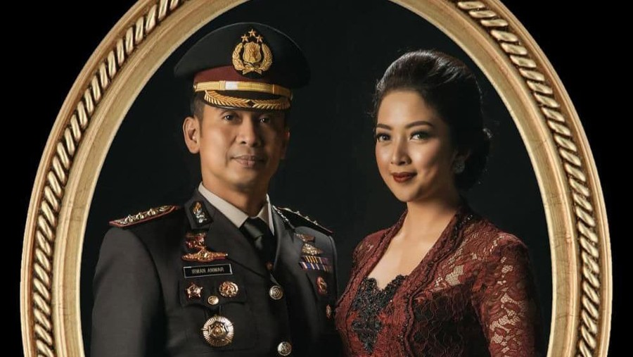 3 Fakta Puteri Indonesia Pariwisata yang Dinikahi Kombes Pol Irwan Anwar Andi Natassa resmi menjadi istri dari Kombes Pol Irwan Anwar. Pernikahan digelar hari ini, Sabtu (22/2).