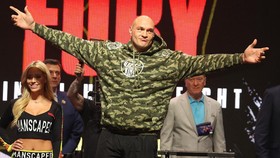 Sumbangan Spesial Tyson Fury untuk Tenaga Medis Corona