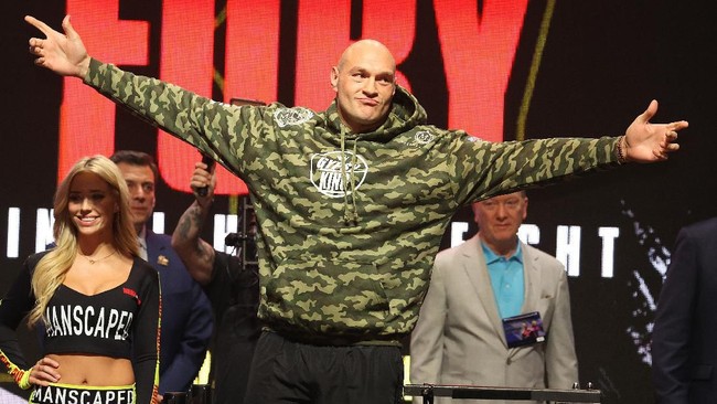 LAS VEGAS, NEVADA - FEBRUARY 21: Tyson Fury enters the stage against Deontay Wilder during their official weigh-in at MGM Grand Garden Arena on February 21, 2020 in Las Vegas, Nevada.   Al Bello/Getty Images/AFP