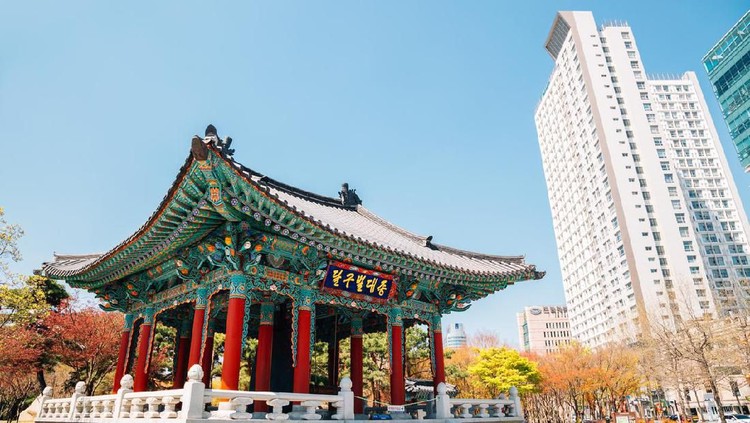 Kedutaan Besar Republik Indonesia di Korea Selatan mengimbau turis RI tak kunjungi Kota Daegu untuk sementara waktu. Ini untuk hindari paparan virus corona.