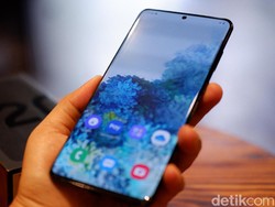 Unboxing Samsung Galaxy S20+