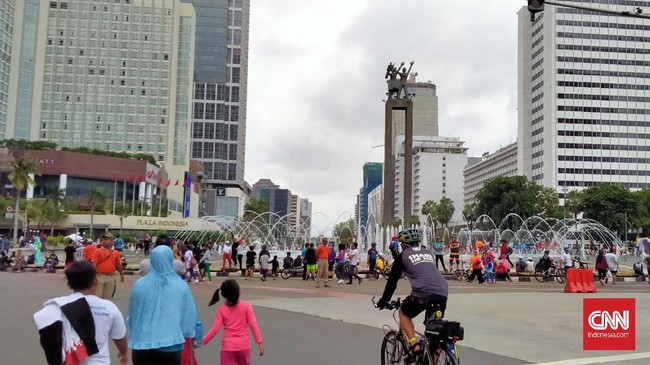 Curah hujan tinggi sekitar pukul 02:00 WIB dini hari sampai 05:00 WIB dan mengakibatkan sejumlah wilayah di DKI Jakarta hari ini (23/2) tak menghalangi kegiatan car free day (hari bebas kendaraan mobil-motor/CFD) di sekitar ruas Jalan Sudirman-Thamrin.