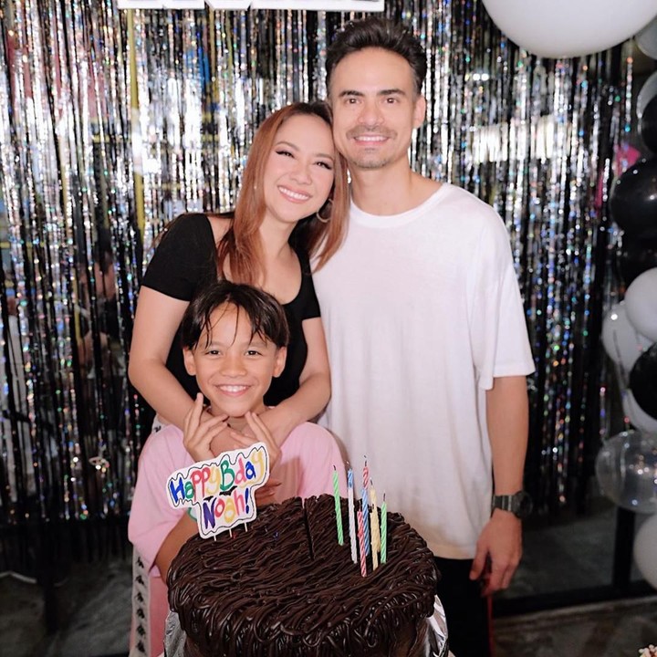 <p>September tahun lalu, menjadi kenangan terindah Noah merayakan ultah ke-9 bersama sang ibu dan ayah. Sehat selalu ya, Noah. (Foto: Instagram @bclsinclair)</p>