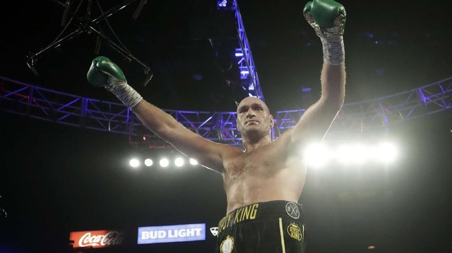 Tyson Fury dan Anthony Joshua dikabarkan sudah mencapai kesepakatan verbal terkait rencana pertarungan pada pertengahan tahun 2021.