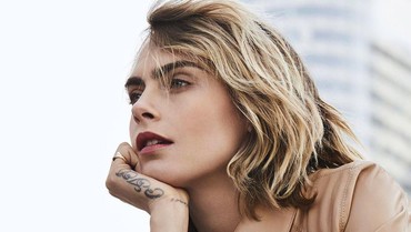 img-title Dulu Ngebet Pengen Oplas Payudara, Cara Delevingne Mundur Gegara Hal Ini