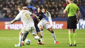 Madrid Terpuruk Jelang Liga Champions dan El Clasico