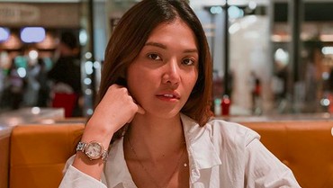 Cerita Mezty Mez Rela Pindah Agama Kristen demi Cinta