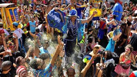 Kritik Politik Lewat Goyang Samba di Brasil