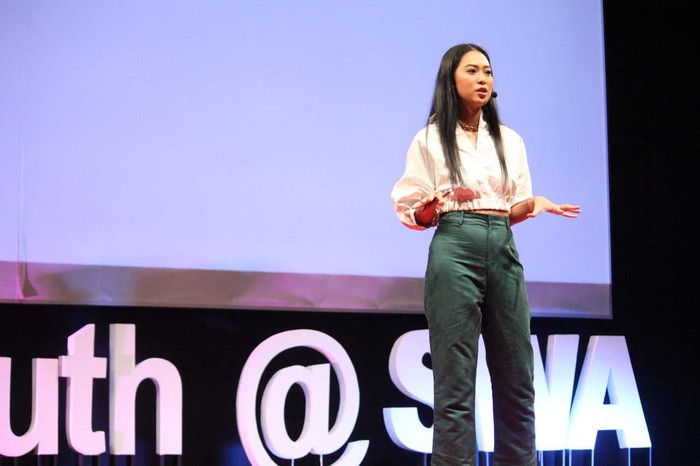 Sekolah Sinarmas World Academy (SWA) hadirkan konferensi inspiratif bagi anak muda melalui ajang TEDxYouth. TEDxYouth tahun ini mengambil tema 'Be The Change'.