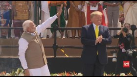 VIDEO: Sambutan Meriah untuk Trump di Stadion Kriket India