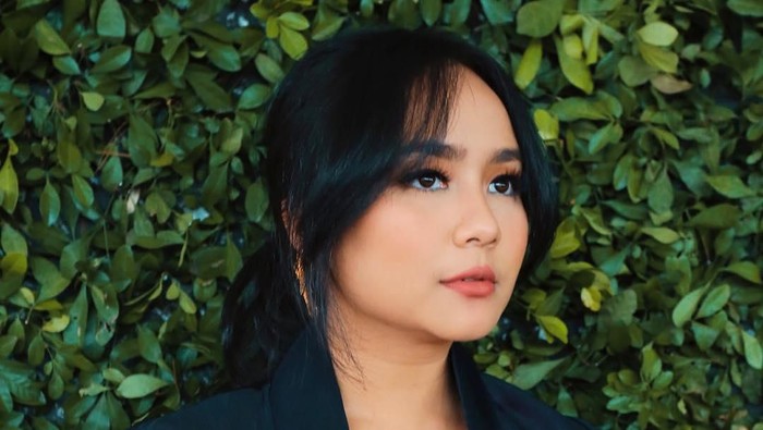 Inspirasi Makeup Look Gita Gutawa untuk Tampil Stunning