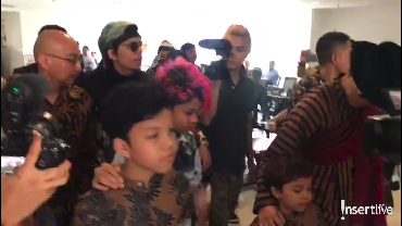 img-title Hari Ini, Gen Halilintar Kompak Hadiri Sidang Pakai Baju Batik
