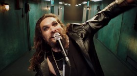 Jason Momoa Jadi Ozzy Osbourne di Teaser Album Ordinary Man