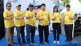 Rayakan HUT, Bank Mantap Hibur Nasabah Kota Semarang