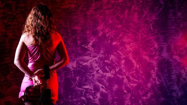 RUU Ketahanan Keluarga menuai kritik. Salah satunya mengatur soal LGBT dan perilaku pelaku sadisme dan masokisme atau BDSM. Apa sebenarnya BDSM?