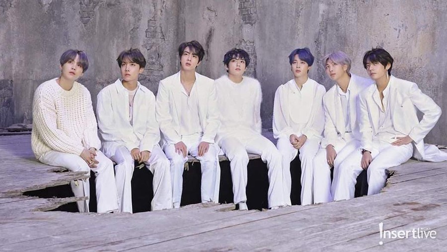 Album Map of the Soul:7 mengantarkan BTS kembali menduduki puncak sejumlah tangga lagu dunia.