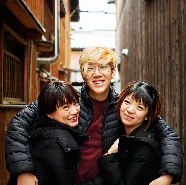 <p>Leony sendiri memiliki dua orang adik, yakni Chynthia dan si bungsu Richie. (Foto: Instagram @leonyvh)</p>