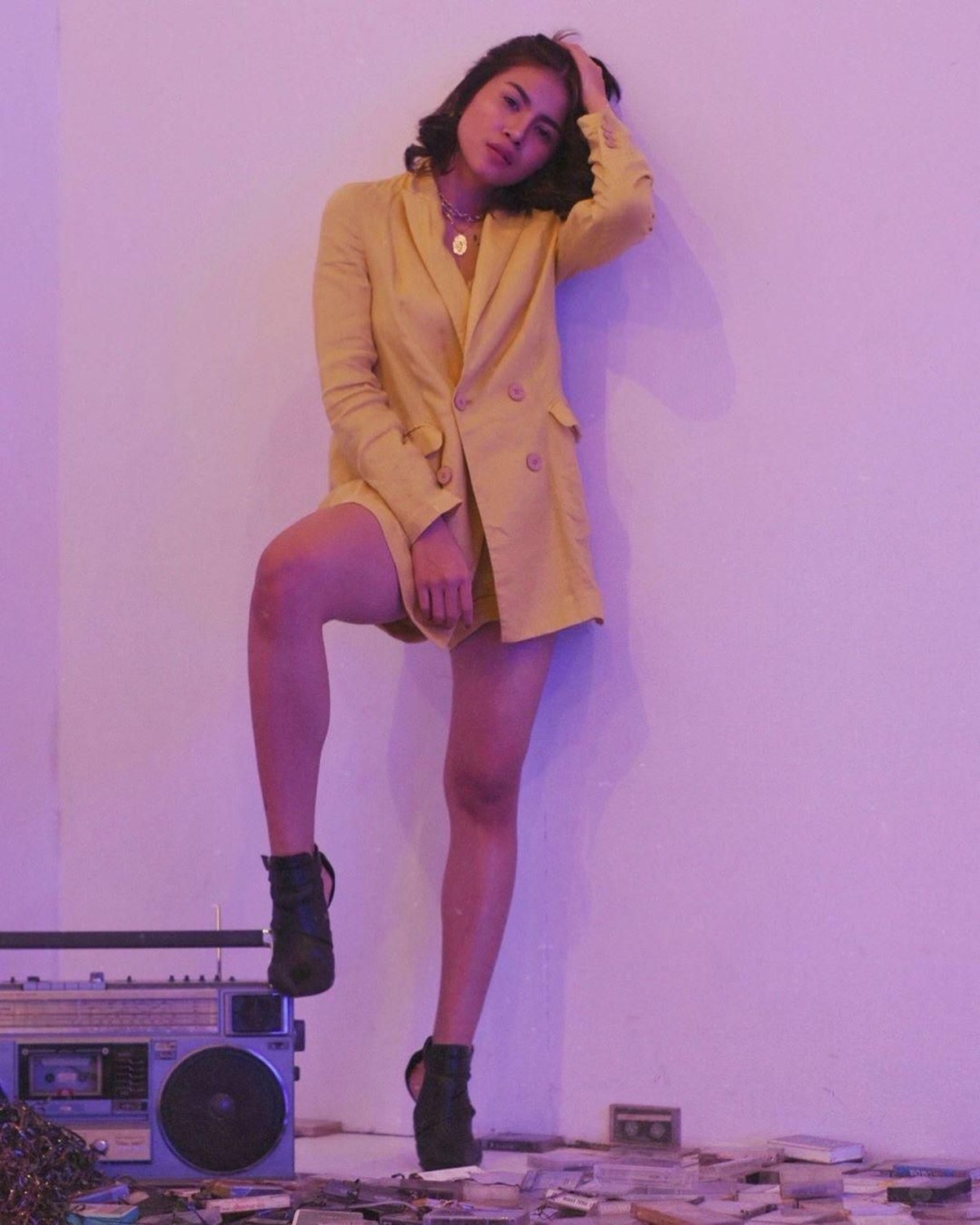 Simak lima foto cantik dan seksi istri komedian Uus&comma; Kartika yang suka bikin netizen salah fokus&period;