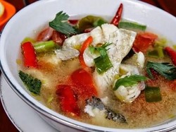 Gurih Segar Semangkuk Sup Ikan Gurame Ada Di Sini!