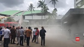 VIDEO: Asap Pekat Selimuti Gedung Nusantara III DPR RI