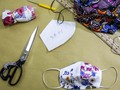 FOTO: Mahal, Warga Hong Kong Buat Masker Corona Sendiri