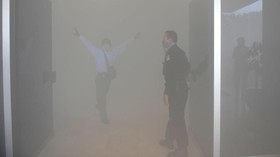 FOTO: Asap yang Bikin Heboh di Gedung DPR