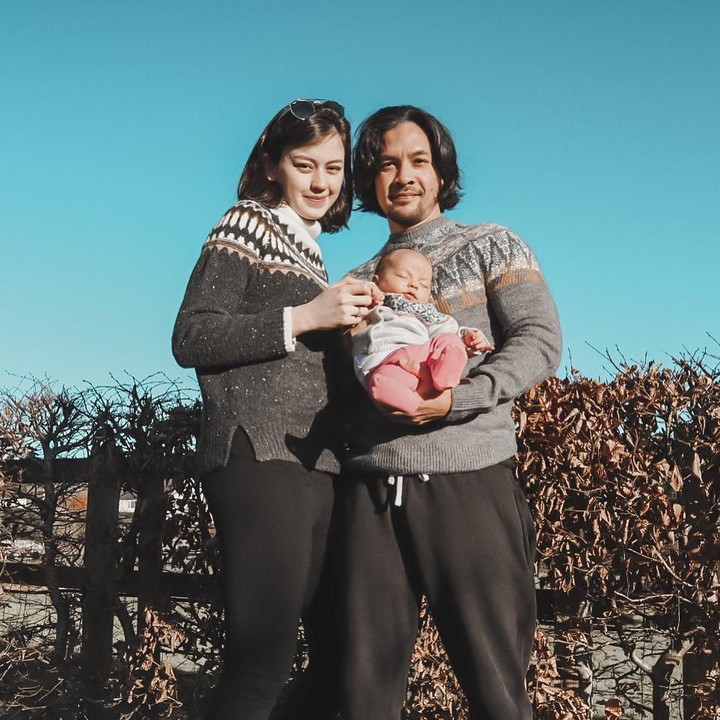 <p>Sehat selalu ya, Bunda Kimberly, Ayah Edward, dan Rayden si bayi bule yang menggemaskan. (Foto: Instagram @kimberlyryder)</p>