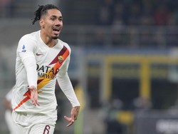 Manchester United Putar-putar Nasib Chris Smalling