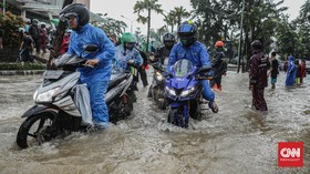 Terjang Banjir, Pemotor Tewas di Jalan Gajah Mada Jakpus