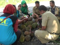 Eni Difabel Jual Durian Tertipu Upal, Dinsos Sebut Strategi Agar Dagangan Laku