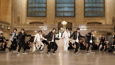 Penutup Akhir Tahun, BTS Sabet Piala di Japan Records Awards 2021