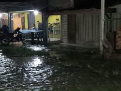 Diguyur Hujan Deras 3 Jam, Jalan-Rumah Warga di Simalungun Tergenang
