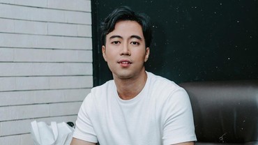 img-title Vidi Aldiano Bikin Luna Maya Nangis, Kenapa?