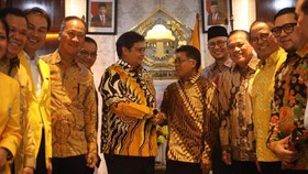 Presiden PKS Sambangi Kantor DPP Golkar
