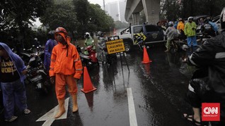 Daftar 30 Ruas Jalan Masih Terjebak Banjir Hingga Sore Ini
